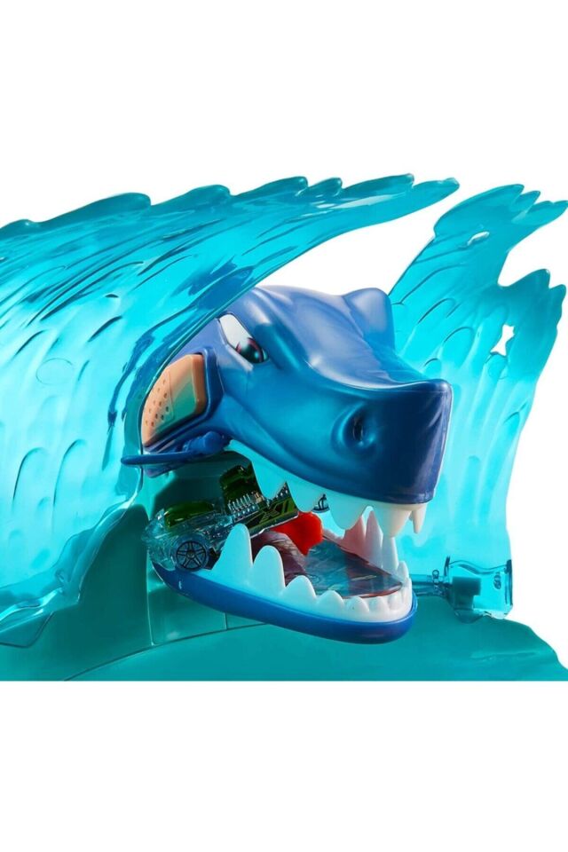 Hot Wheels City Shark Beach Battle Play Set Fnb21